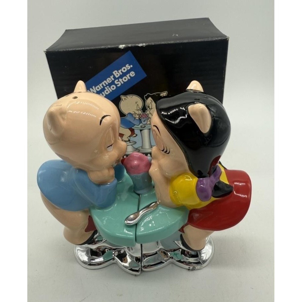 Vintage Warner Bros Studio Store Porky Petunia Salt Pepper Shakers‎ 2000 Ceramic